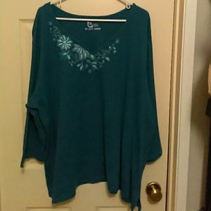 Classic Elements Woman Long-sleeved Top